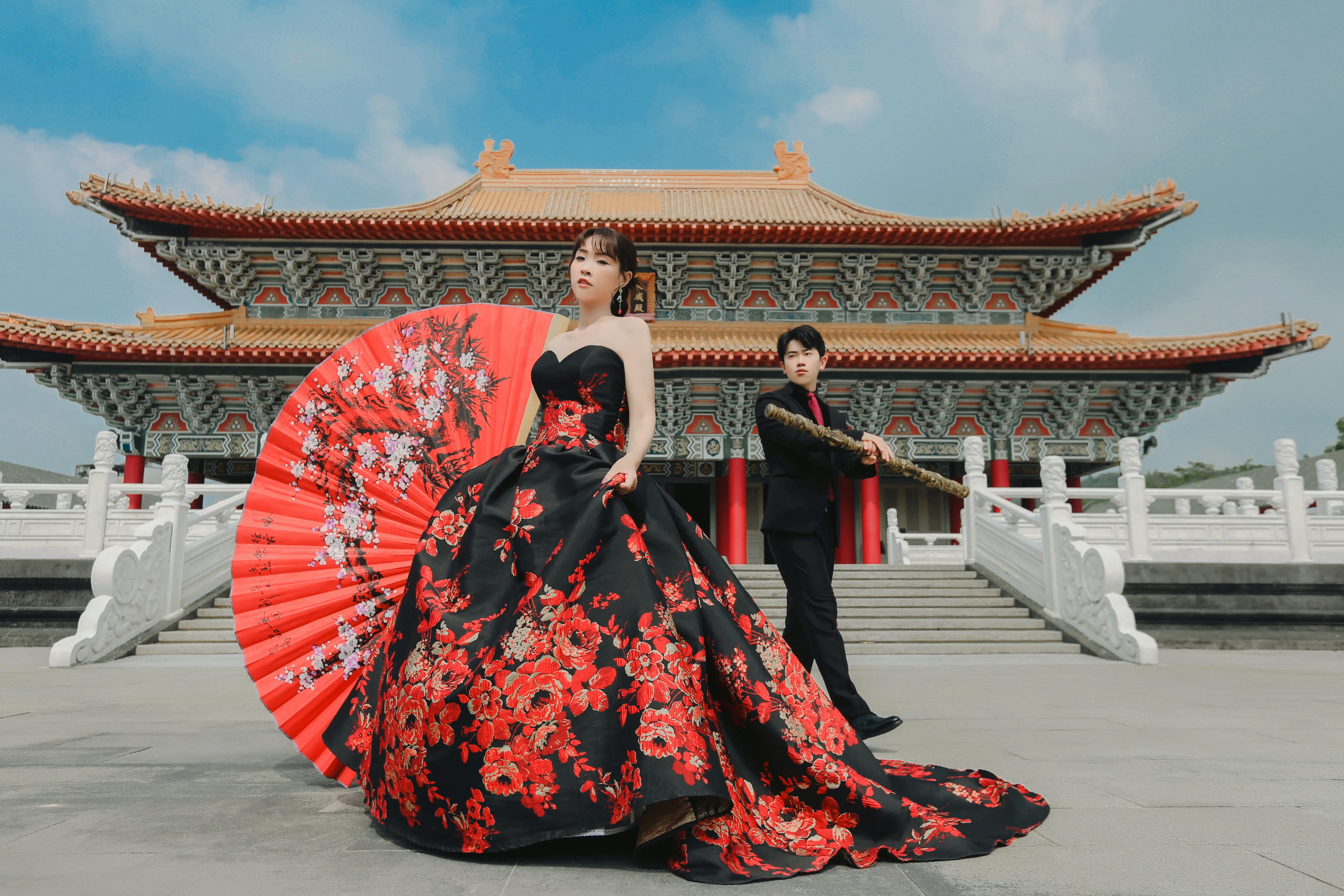 高雄中式婚紗攝影，宮殿建築婚紗照，呈現大器風格